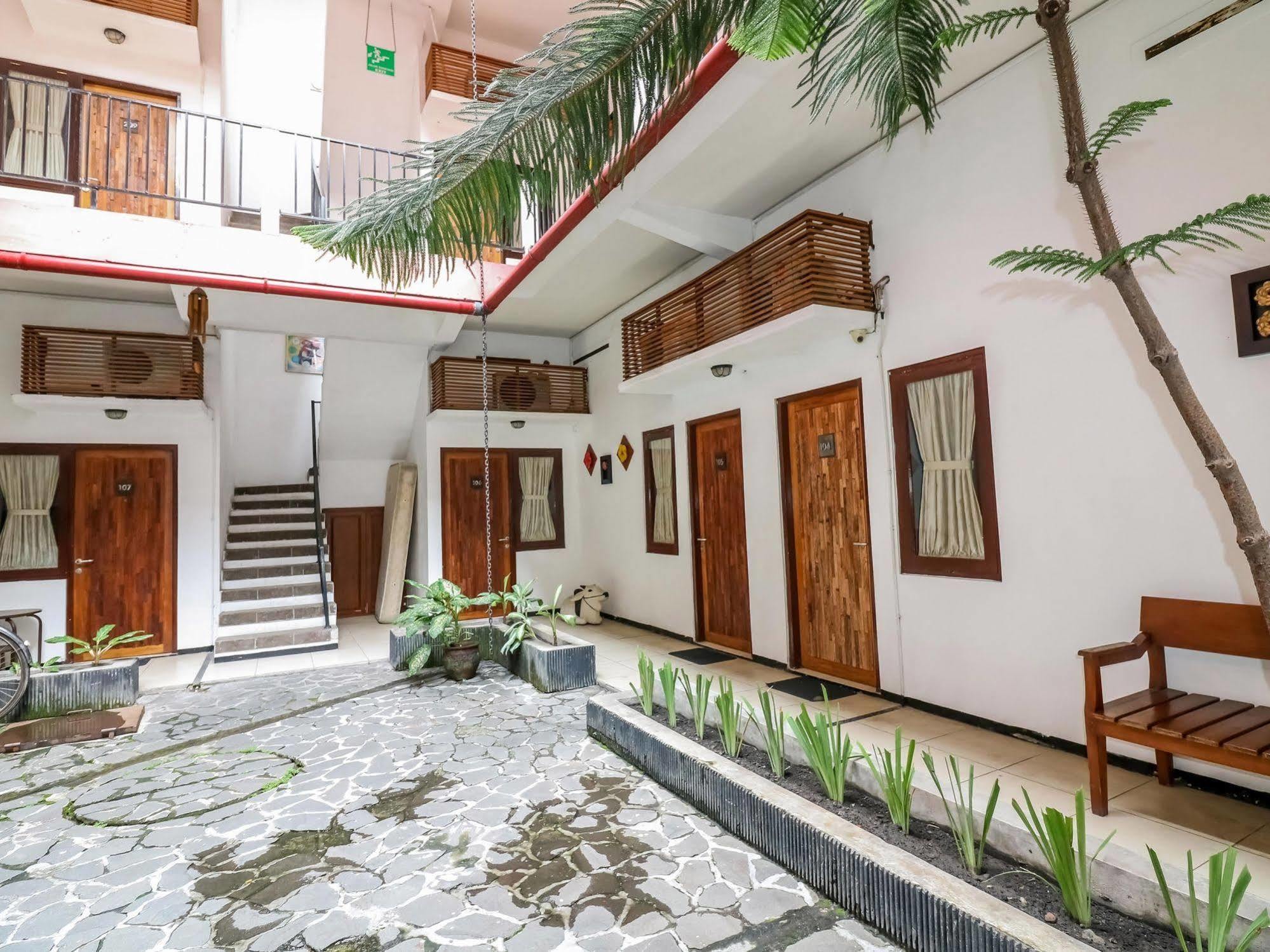 יוגיאקרטה Mawar Asri Hotel מראה חיצוני תמונה